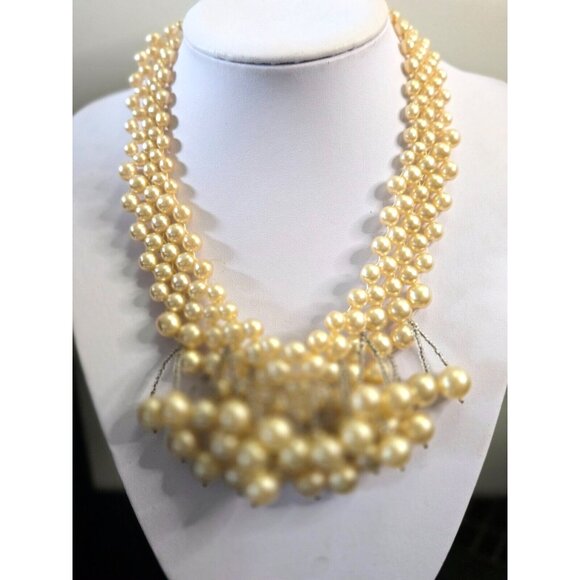 Vintage 1960s Cascading Lustrous Faux Pearl individually knotted necklace 18" - Picture 4 of 4
